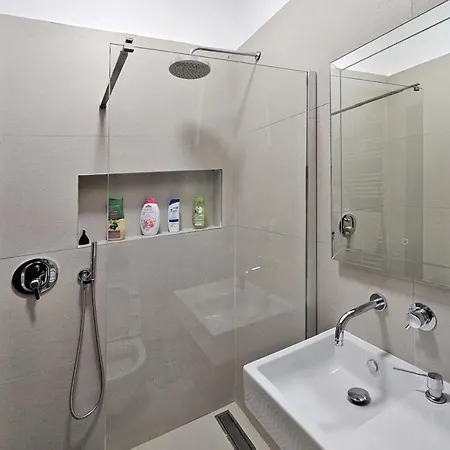 Apartment Center - Rinia Park Tirana