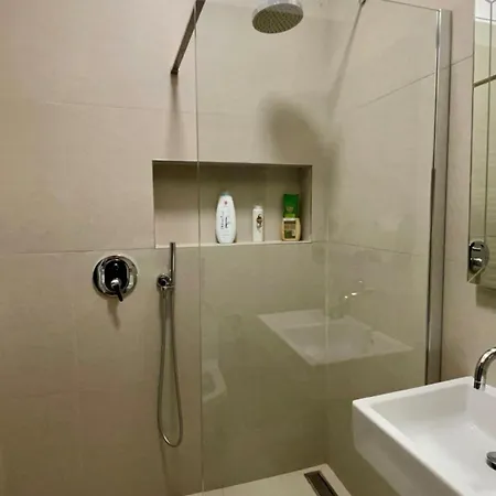 Apartment Center - Rinia Park